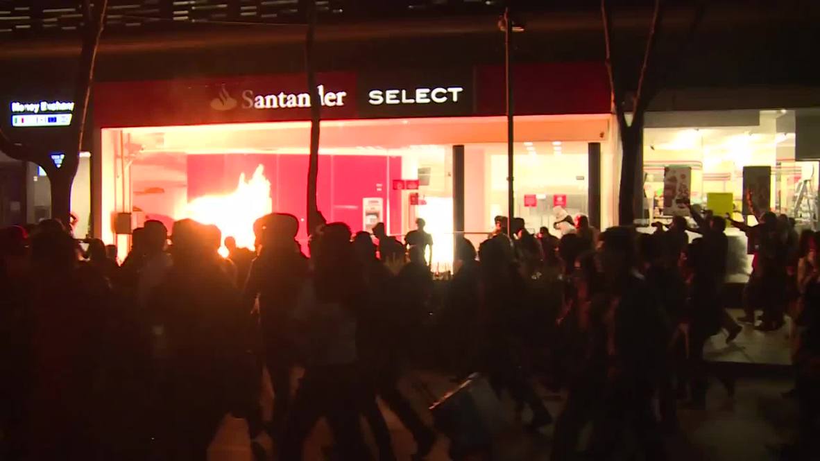 Mexico: See protesters set fire to Santander as they clash with police