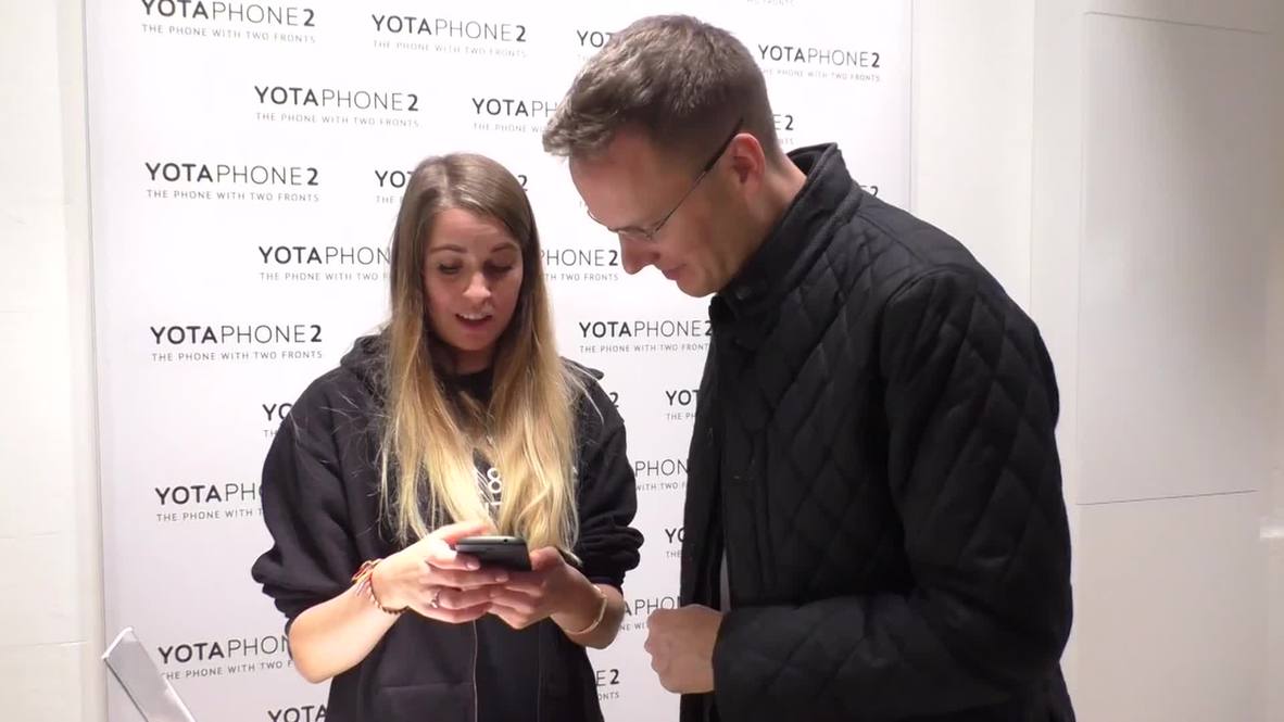 UK: Check out YotaPhone 2, the smartphone with TWO fronts