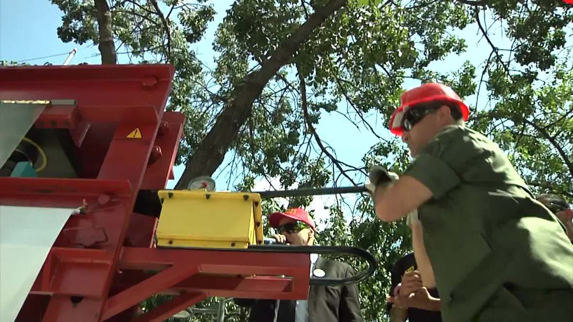 Venezuela: Watch weapons be DESTROYED to build homes