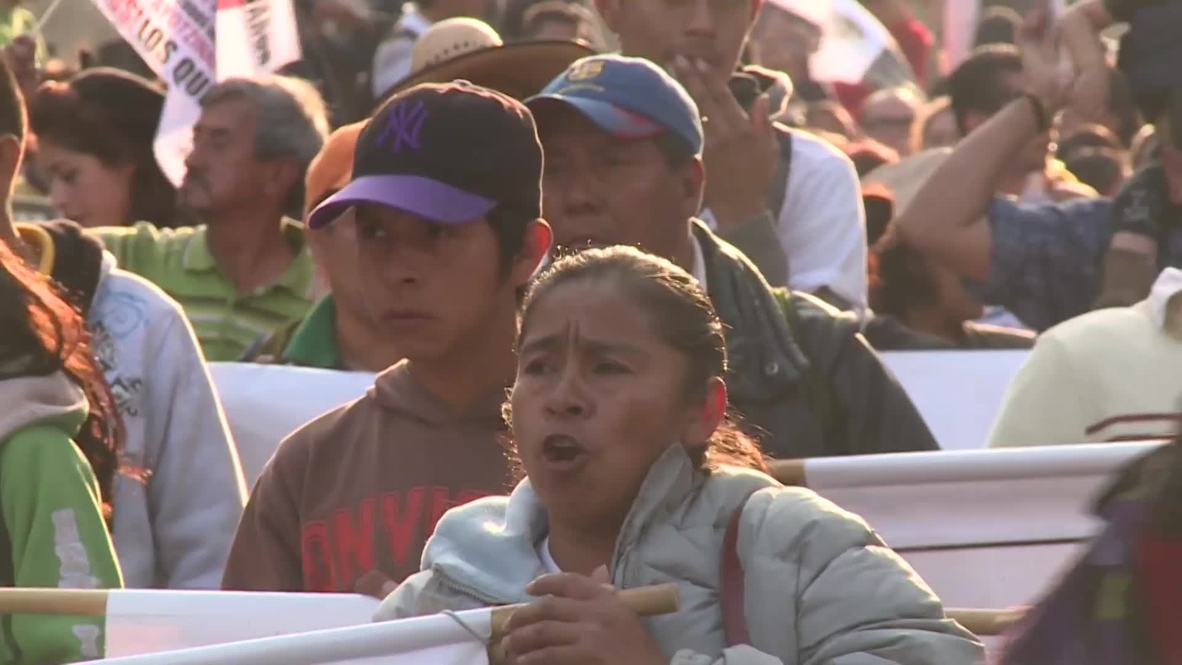 Mexico: 'Ayotzinapa enduring!' Demo demands return of missing students