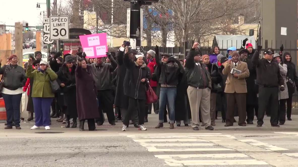 USA: "Enough is enough!" Chicago rally rails against racial bias