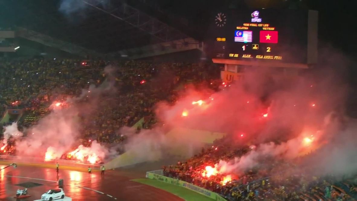 Malaysia: Fans fight at Vietnam-Malaysia Suzuki Cup semifinal