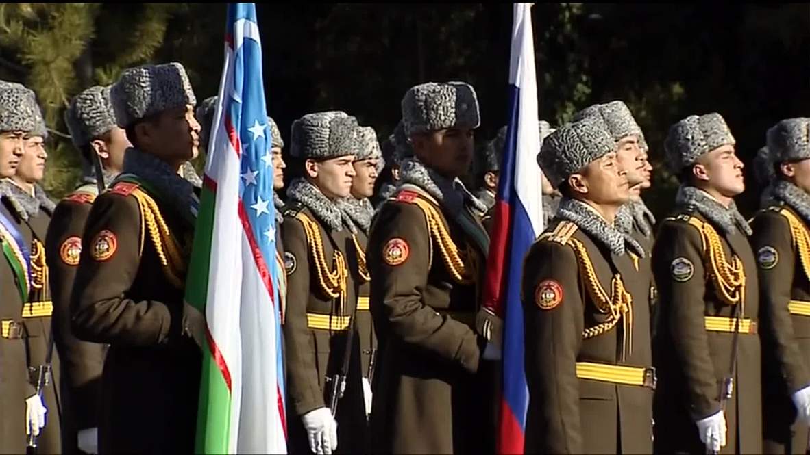 Uzbekistan: Putin meets President Karimov in Tashkent