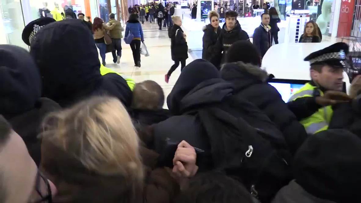 UK: Mass 'DIE IN' shuts down Westfield shopping centre