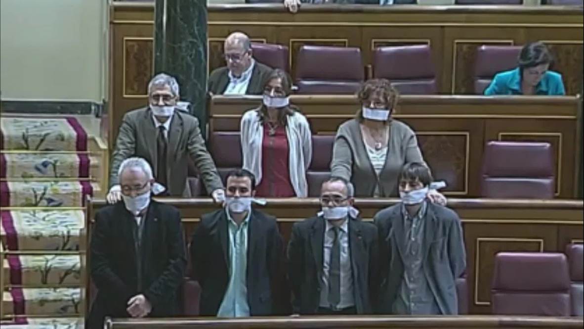 Spain: Gagged Congress members oppose 'anti-protest law'