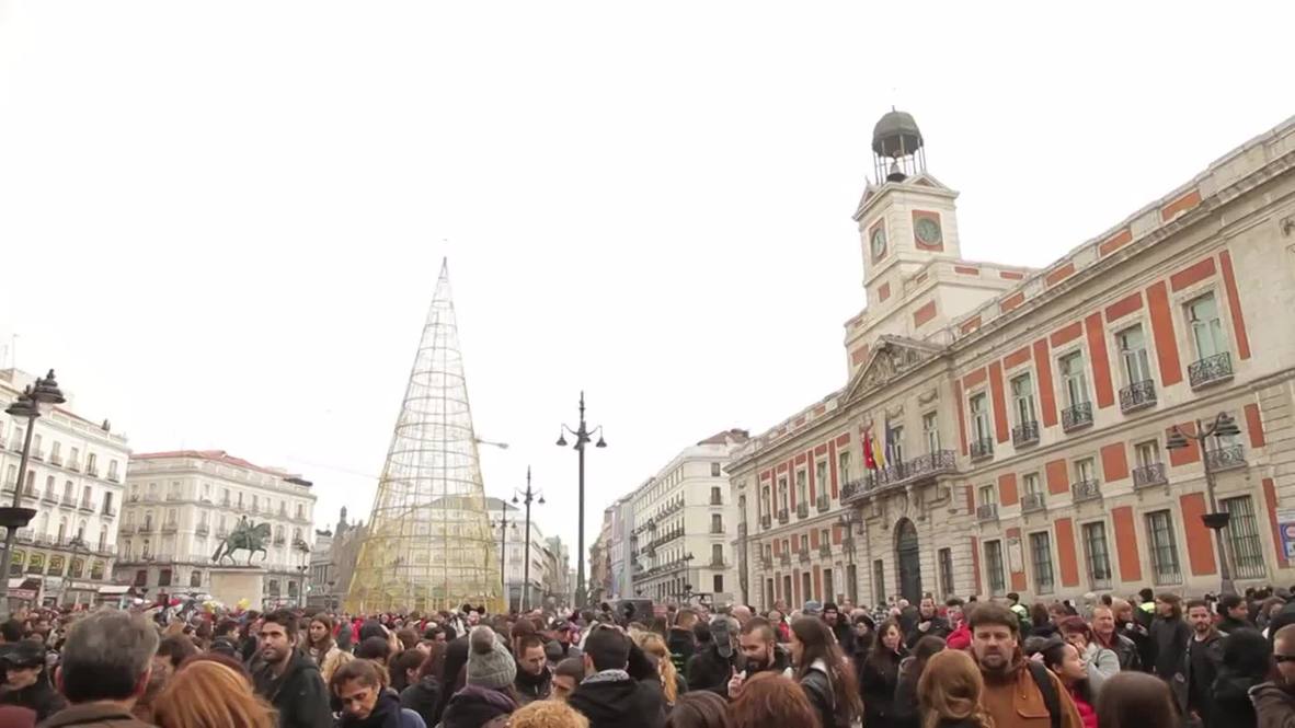 Spain: Activists wield DEAD ANIMALS at equality protest