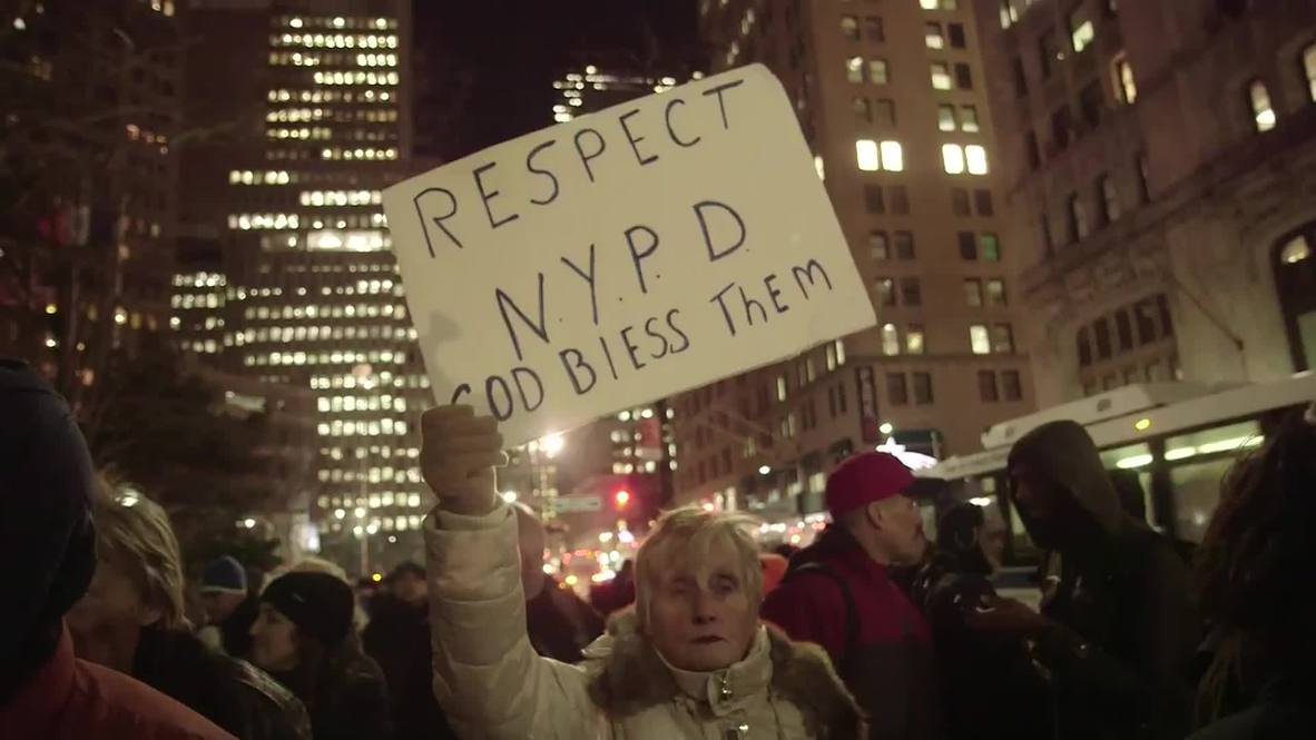 USA: NYPD solidarity and anti-police brutality demos clash