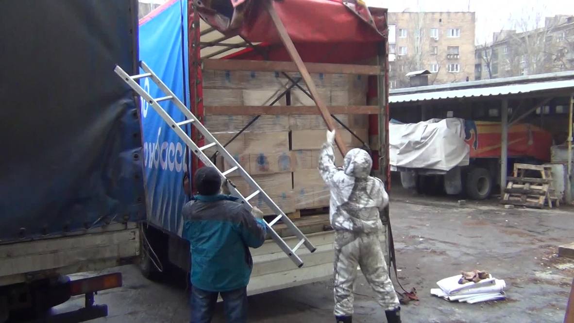 Ukraine: New Years gifts arrive for Donetsk children