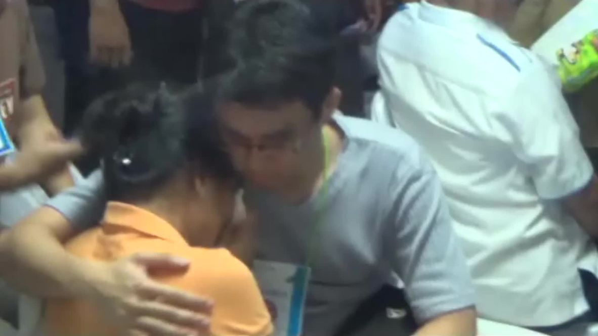 Indonesia: AirAsia QZ8501 families breakdown as 40 bodies discovered in sea