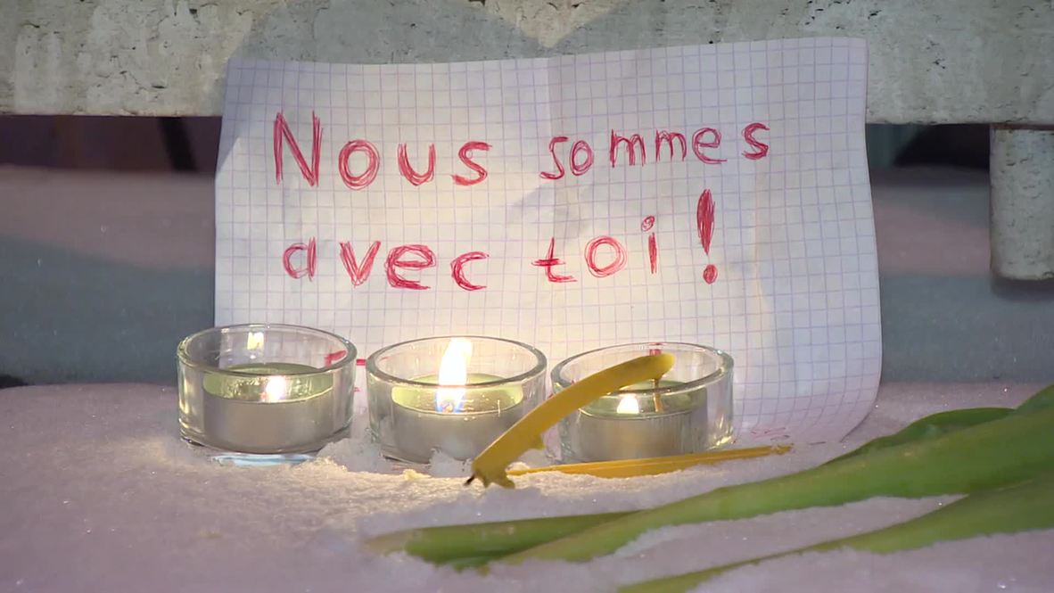 Russia: Muscovites commemorate Charlie Hebdo victims at French Embassy