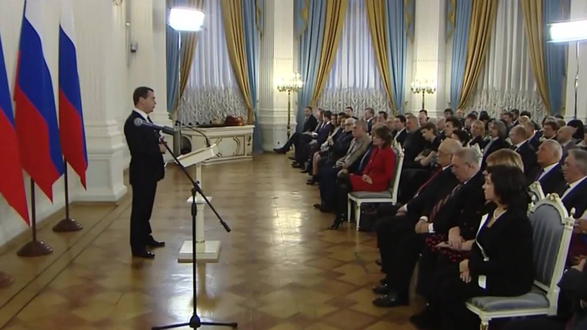 Russia: Medvedev honours journalists in light of Charlie Hebdo attack