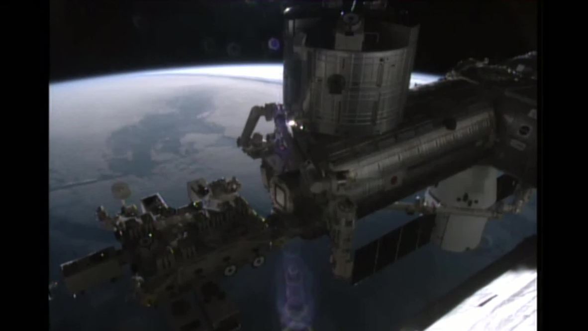 ISS: EMERGENCY evacuation in US sector over toxic leak
