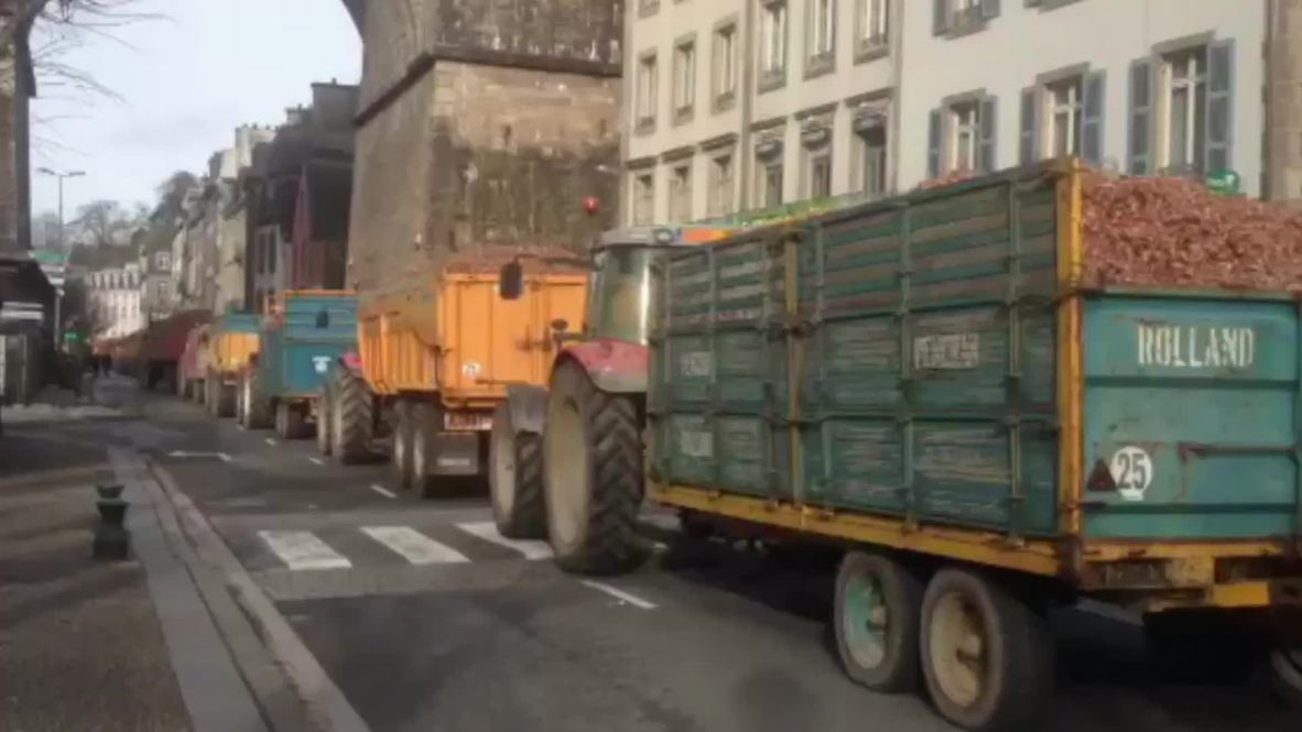 France: Enough to make you cry! Tractors filled with ONIONS abandoned in Morlaix