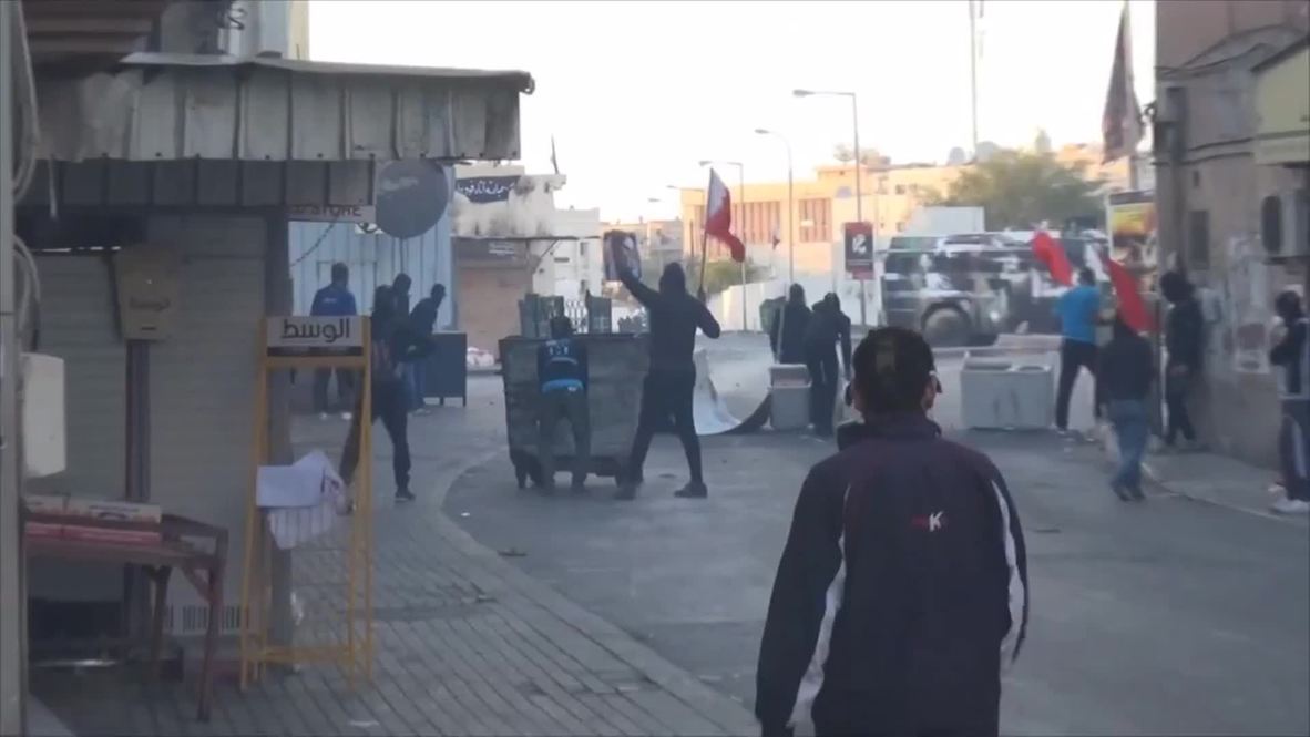 Bahrain: Protesters SMOKED in clashes