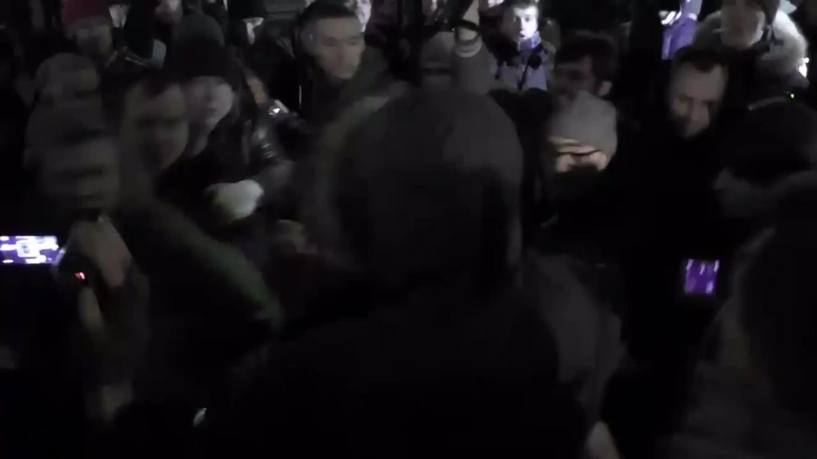 Russia: Pro-Navalny rally turns into anti-Navalny protest