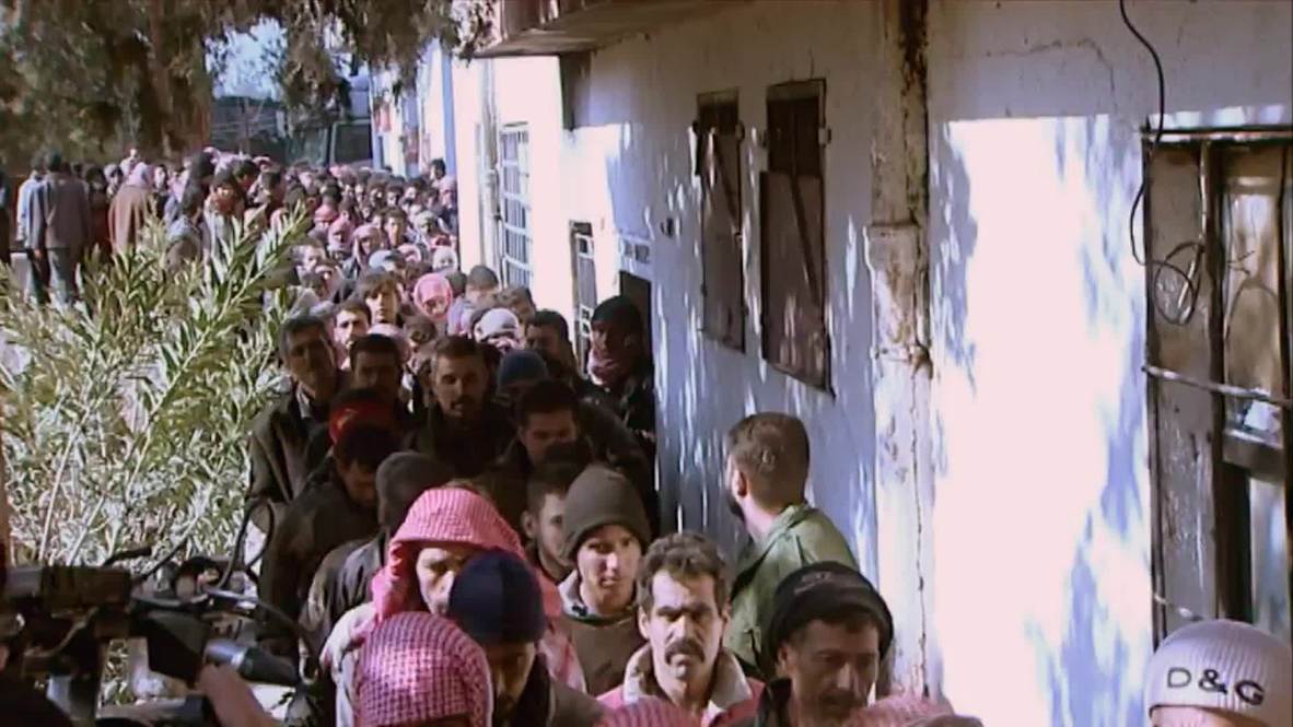 Syria: Rebel infighting displaces THOUSANDS in Damascus suburb