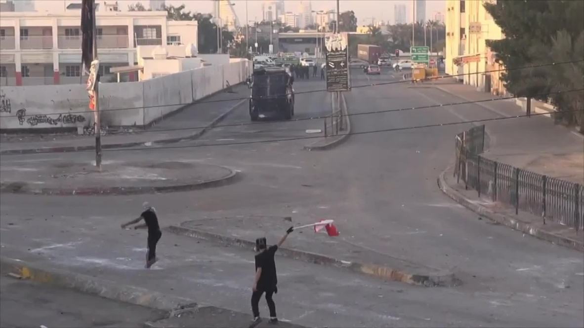 Bahrain: See SMOKE billow as clashes continue