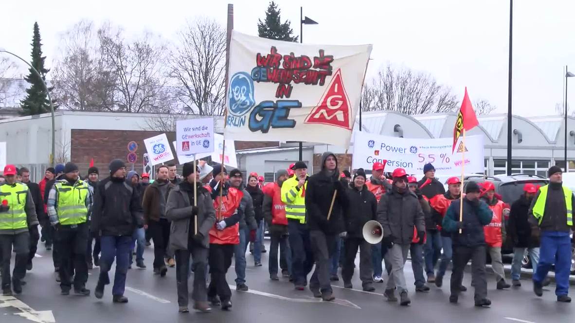 Germany: Mercedes-Benz workers strike for higher pay