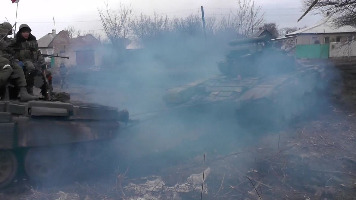 Ukraine: Watch DNR fighters tow T-72 TANK near surrounded Debaltsevo