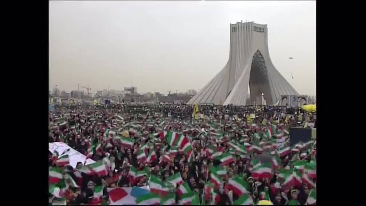Iran: Hundreds of thousands mark Islamic Revolution in Tehran