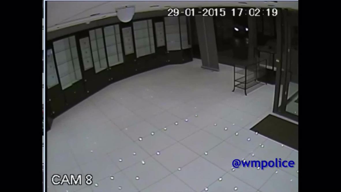 UK: Smash and grab! Ram-raid at Coventry jewellers