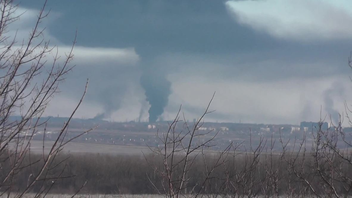 Ukraine: Huge explosion in Debaltsevo after DPR launch 'surgical artillery strike'