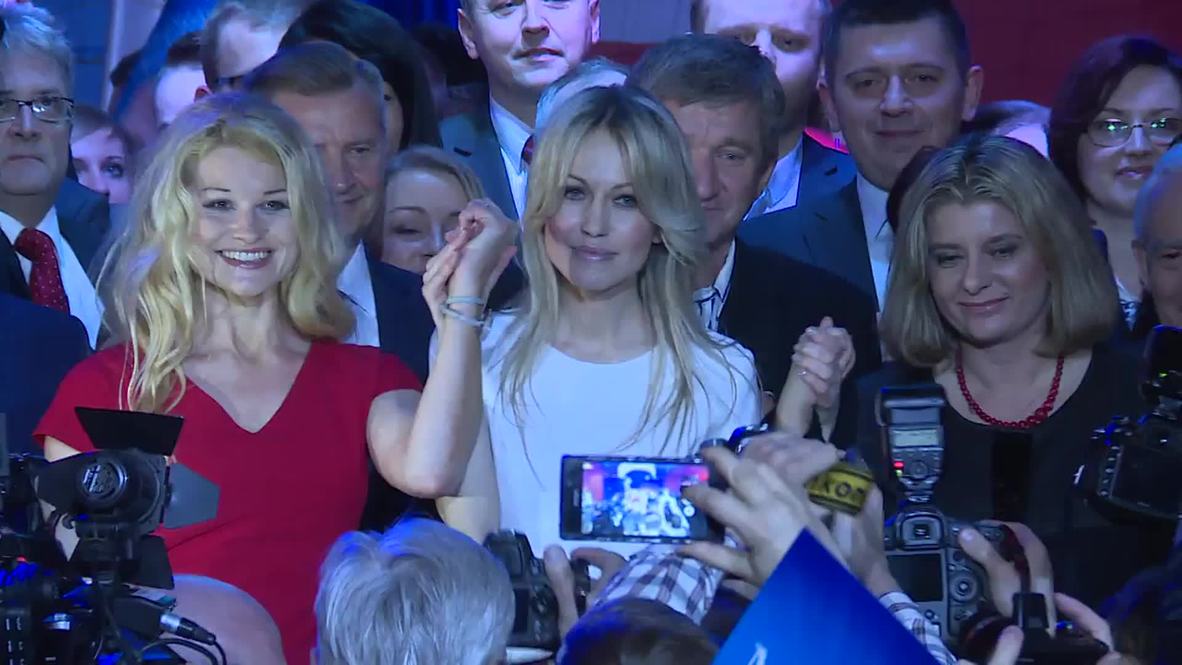Poland: 'Beautiful' presidential candidate Magdalena Ogorek works the crowd