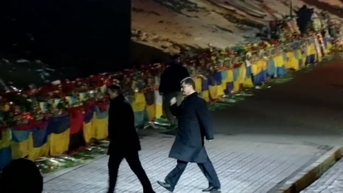 Ukraine: 'Shame!' Maidan heckle Poroshenko as he steps up to speak