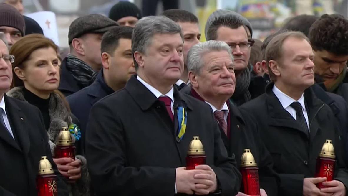 Ukraine: Watch as Poroshenko LAUGHS during Maidan prayers