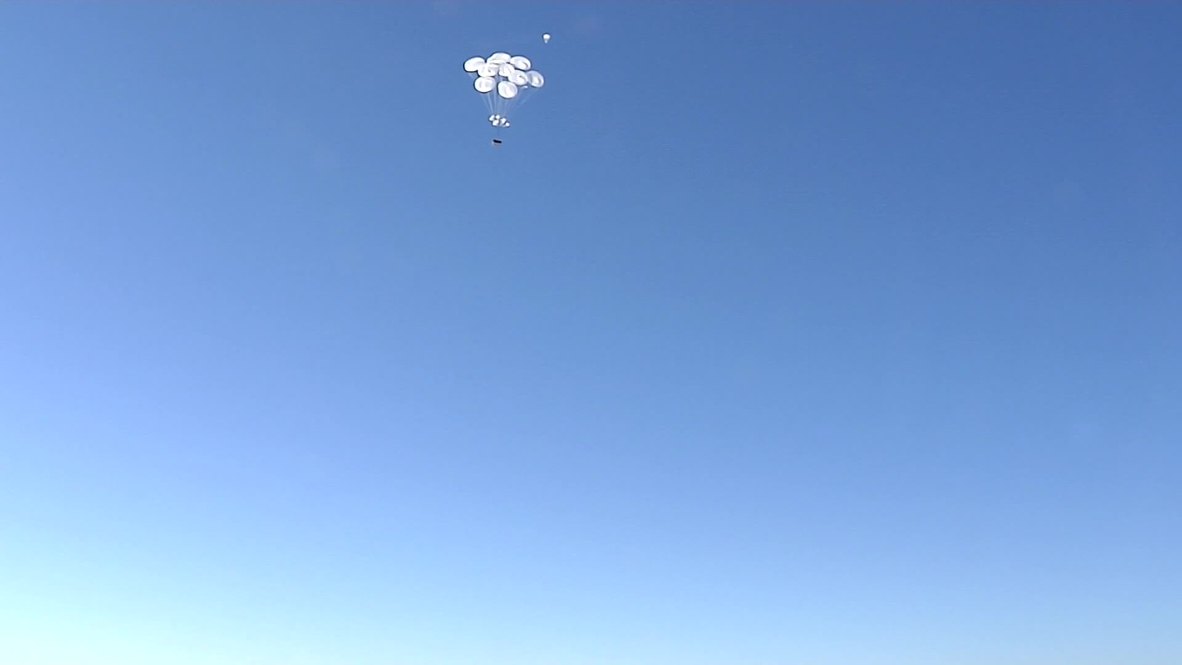 Russia: See Airborne troops drop BTR-MD Rakushka from plane