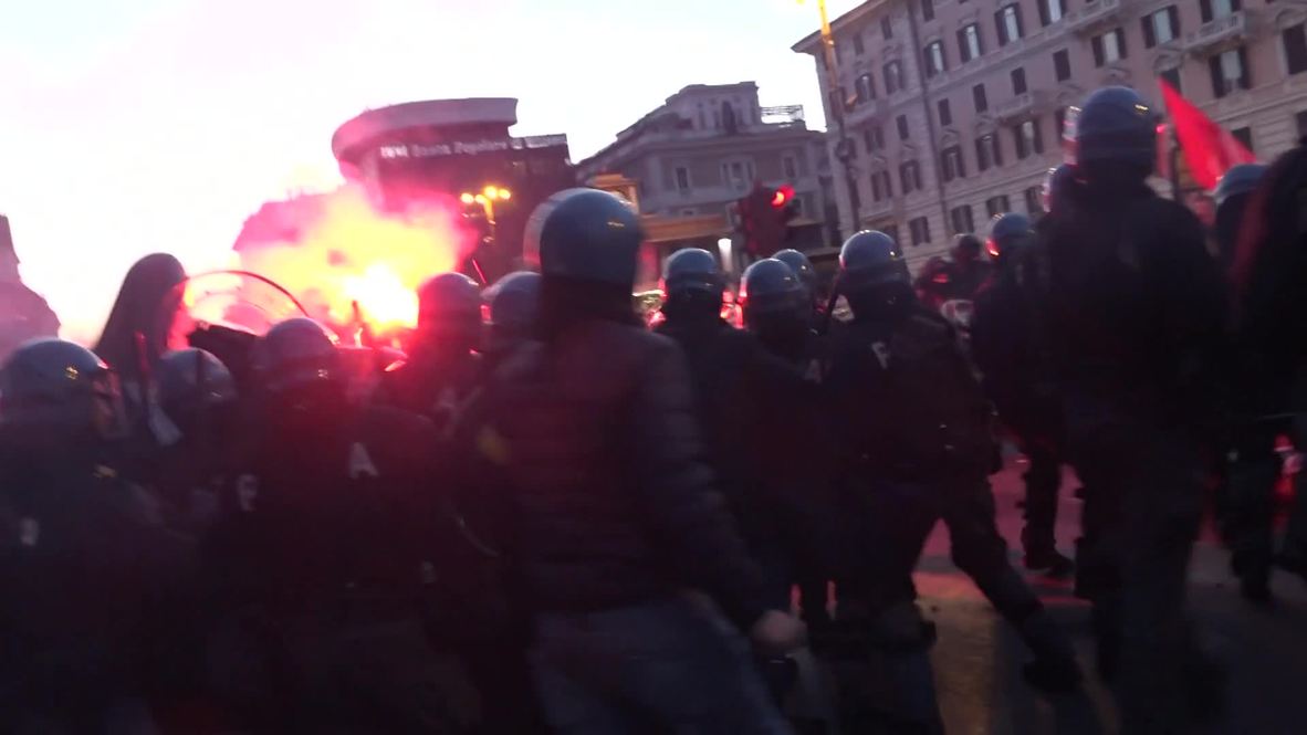 Italy: Intense clashes break over Lega Nord's Salvini in Rome
