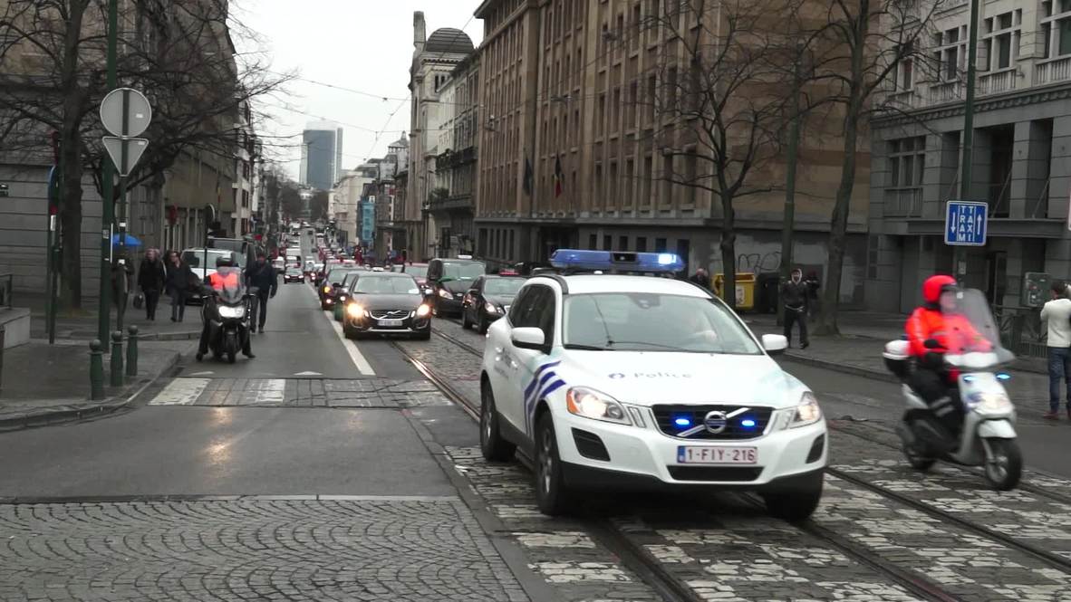 Belgium: Taxis block streets in Brussels to protest against Uber app