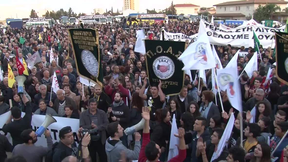 Cyprus: Thousands protest EU austerity ahead of ECB visit