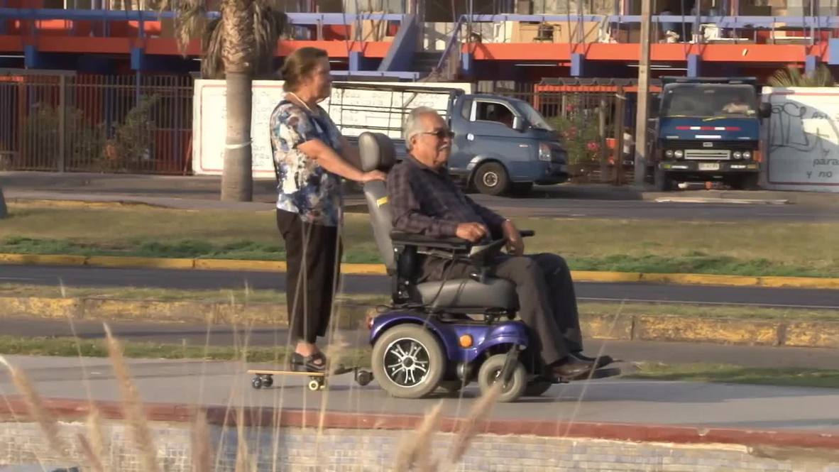 Chile: See how these ADORABLE OAPs blend companionship and extreme-sports