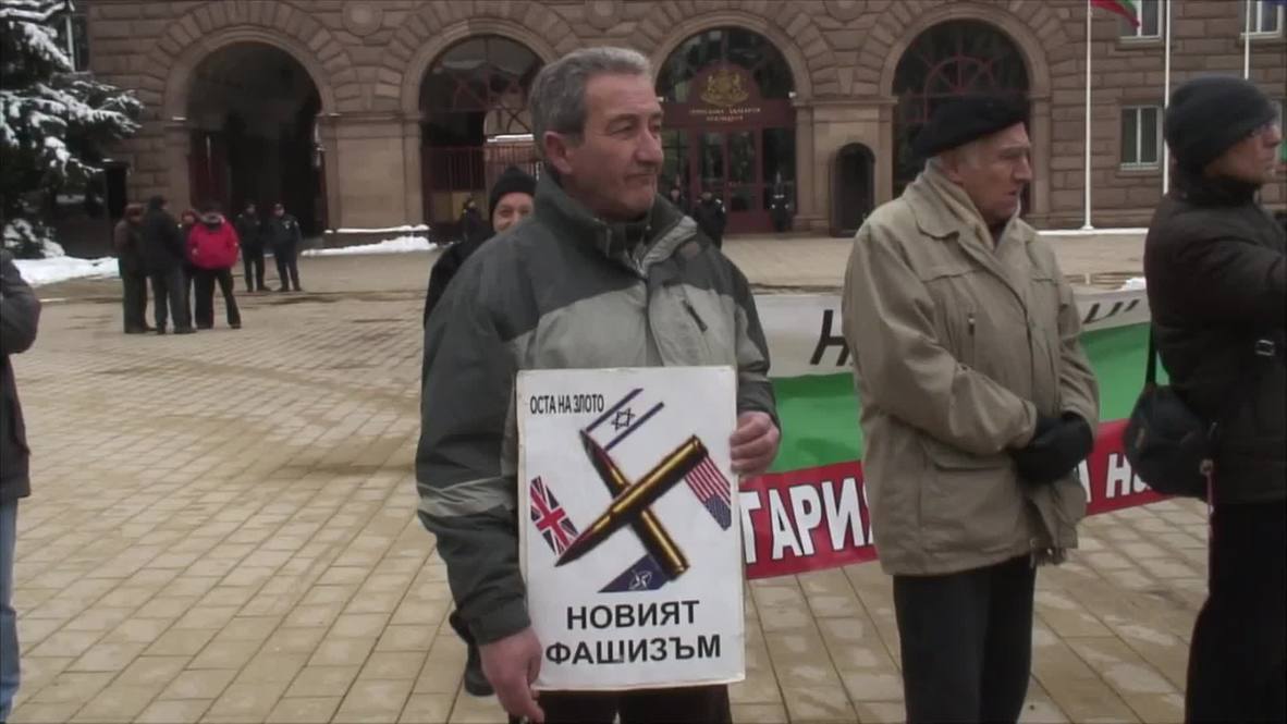Bulgaria: Protesters rally against NATO 'fascists'