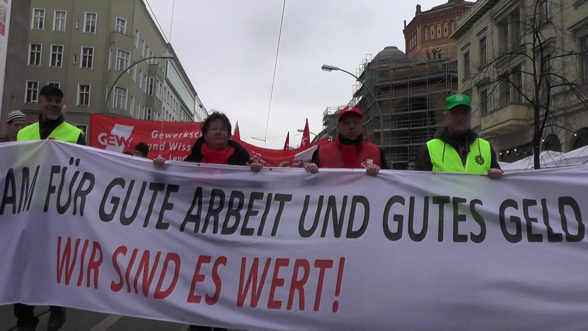 Germany: Teachers rally with public sector workers to demand pay rise