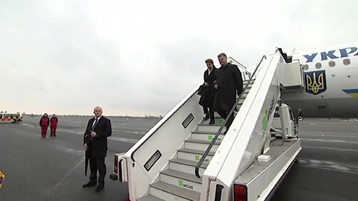 Germany: Poroshenko jets into Germany for Merkel meeting