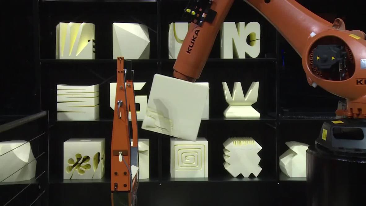 Germany: Robochop! This robotic arm carves the 3D objects of your dreams!