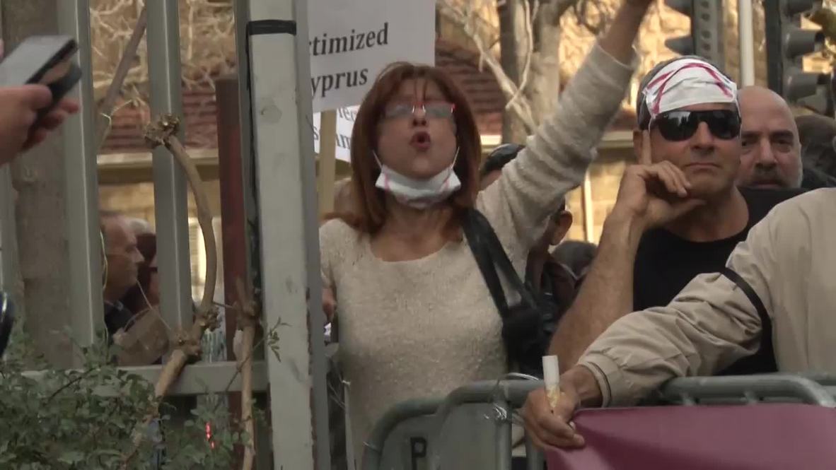 Cyprus: Fury outside parliament as Laiki depositors demand recovery of assets