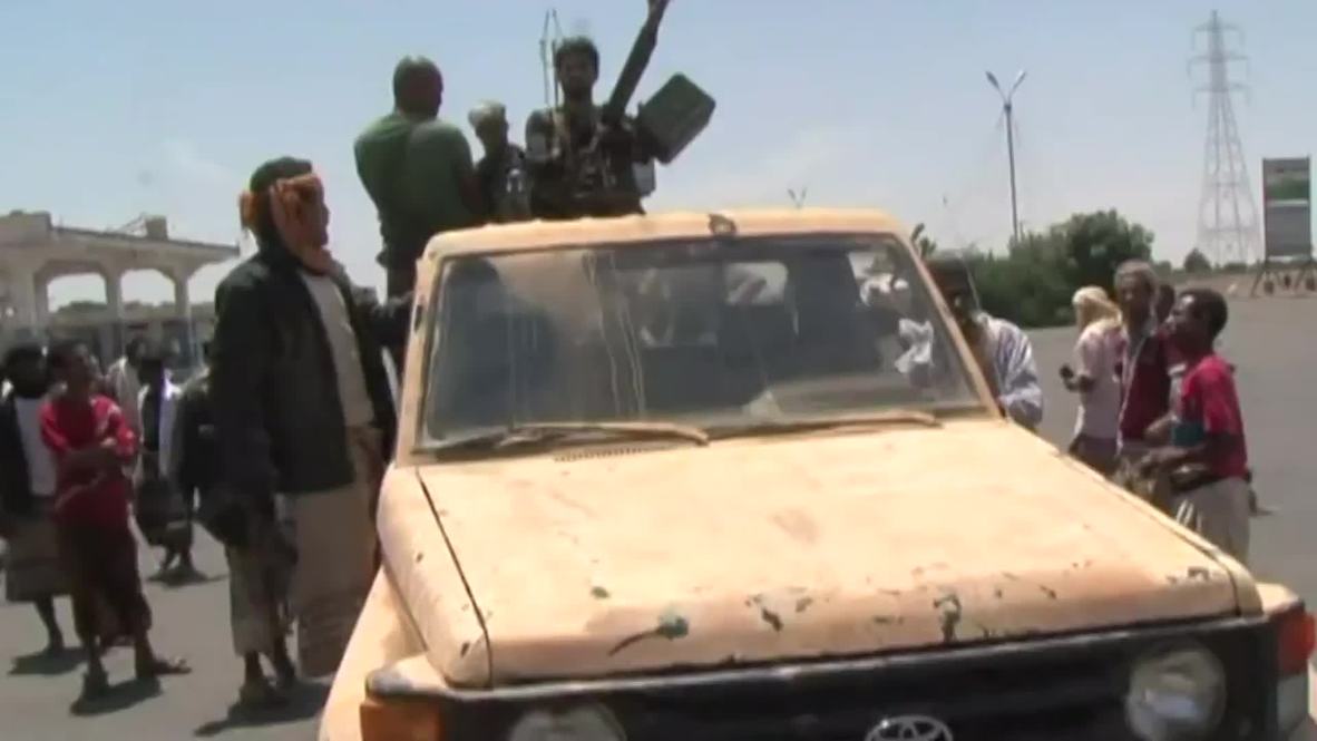 Yemen: Aden falls into chaos as battle for the city rages on