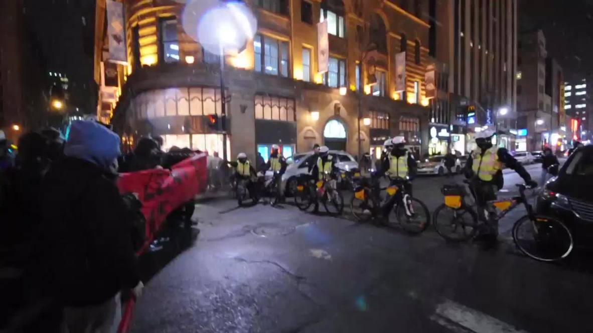 Canada: Police fire stun grenades and tear gas at Montreal protesters