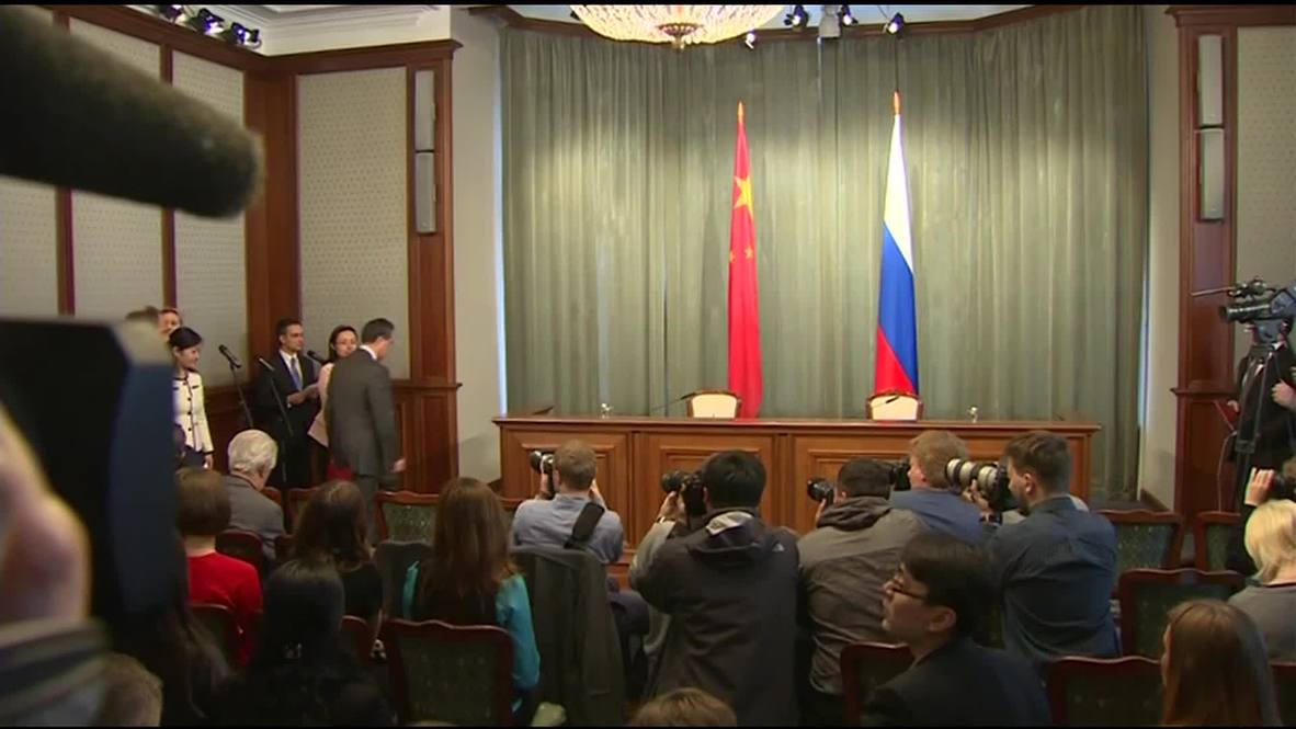 Russia: Lavrov signs consultation plan with Chinese FM Wang Yi