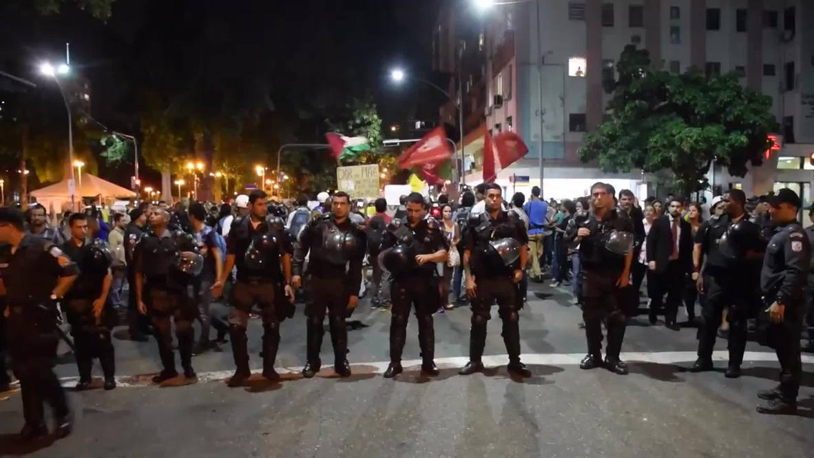 Brazil: Rio rallies over police shooting of 10-year-old