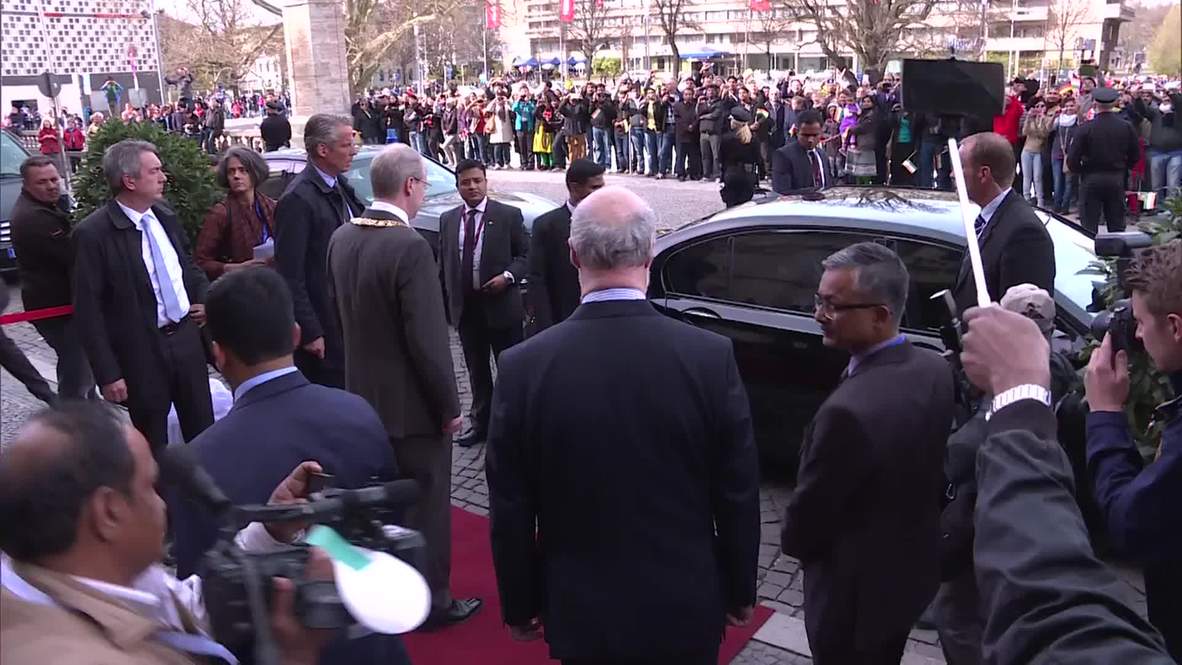 Germany: Modi signs 'Golden Book' at Hanover City Hall