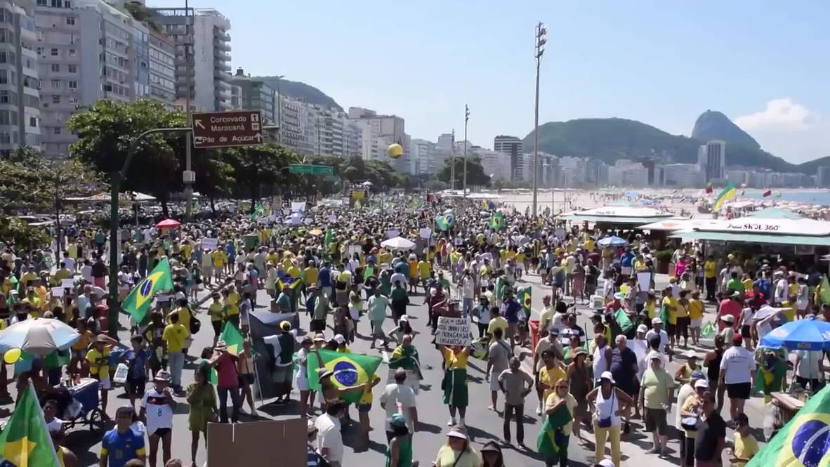 Brazil: Thousands flood Rio in anti-Rousseff protest