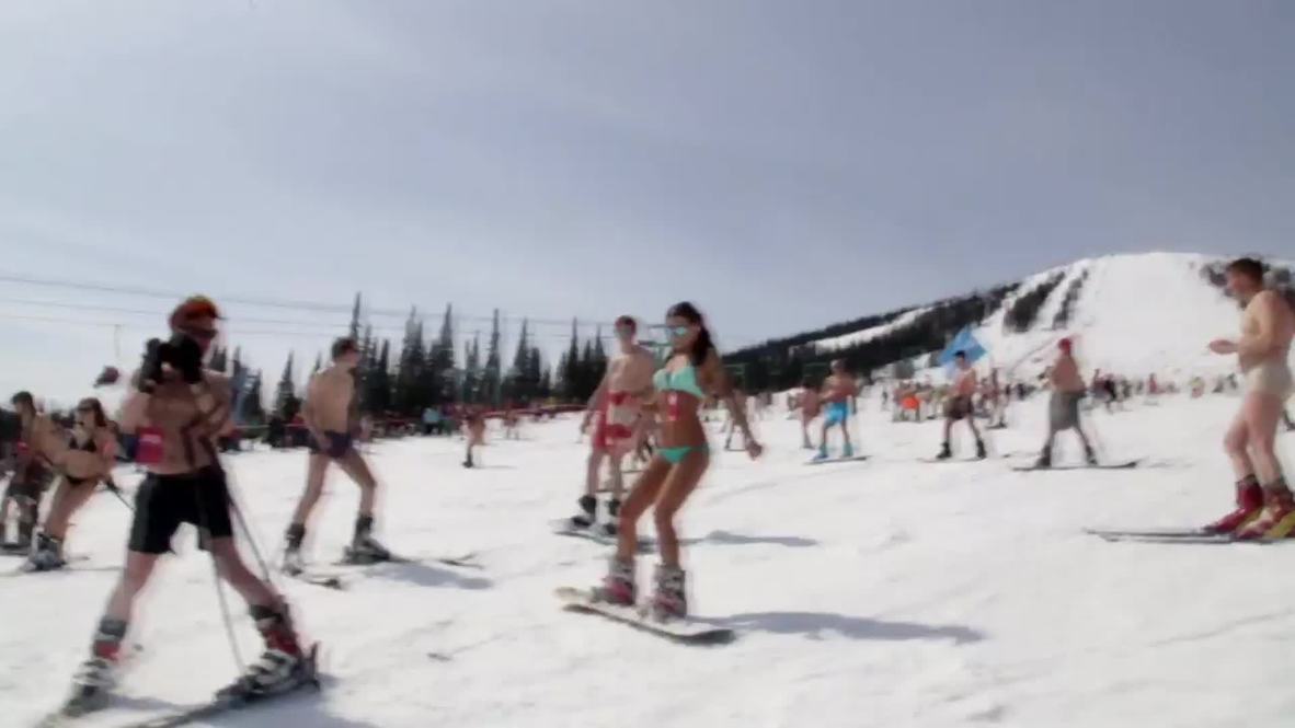Russia: Bikini-clad Siberians set skiing world record