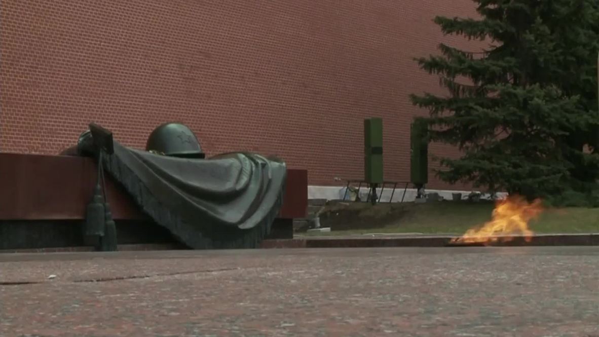 Russia: Kirchner lays wreath at Moscow's 'Tomb of the Unknown Soldier'