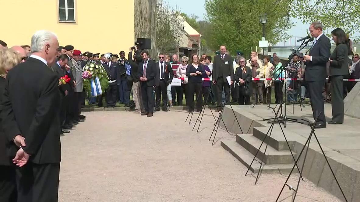 Germany: 'No more war' says US Ambassador to Germany Emerson on Elbe Day
