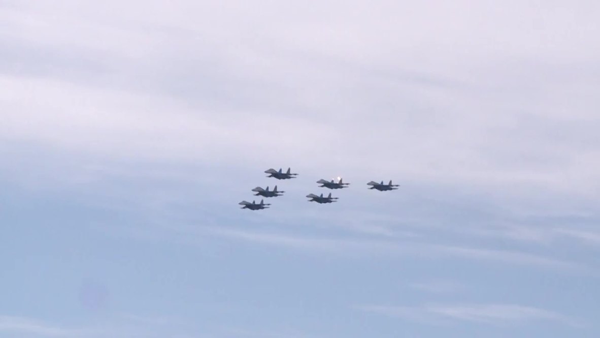 Russia: Jet-fighter aerobatics dazzle St. Petersburg