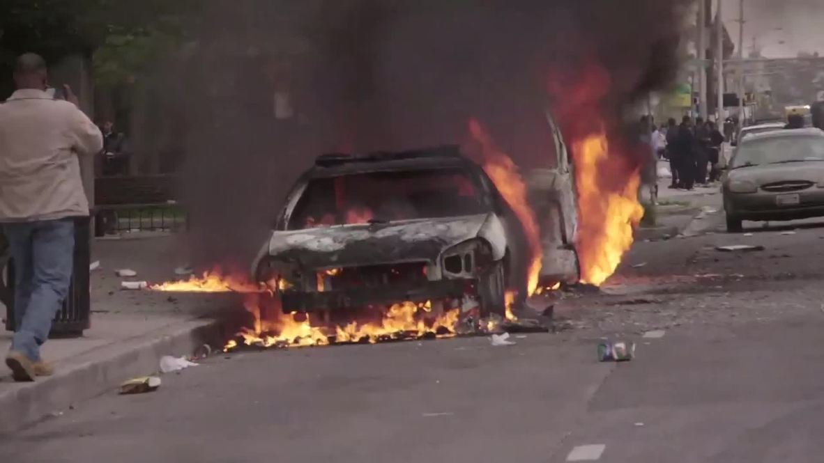 USA: Shops looted and cars set on fire during Baltimore clashes